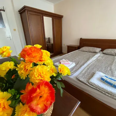 Seaview Escape - *